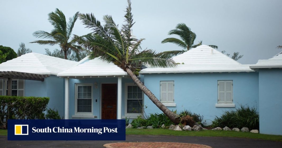 Un muerto por tormenta tropical Ernesto que envía oleaje y corrientes de resaca a costa este de EE.UU.
