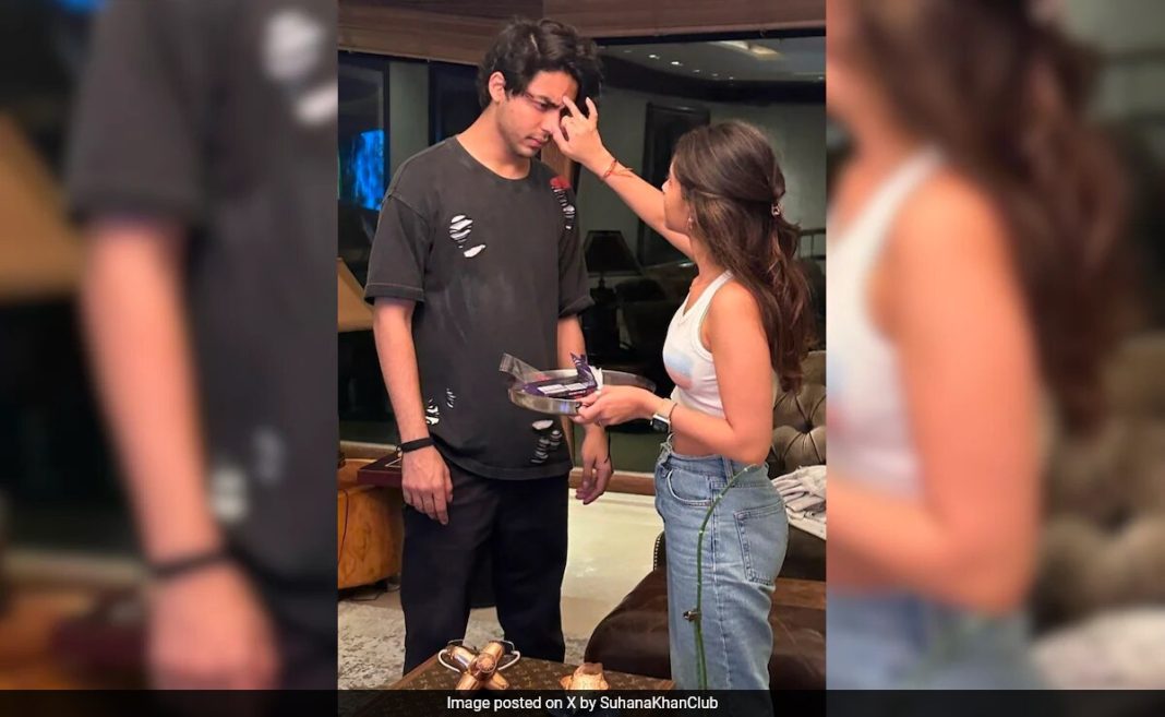 Viral de locura: una foto de las celebraciones de Raksha Bandhan de Aryan Khan y Suhana
