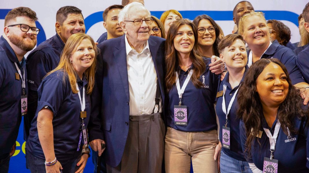 Warren Buffett lleva a Berkshire Hathaway a nuevas alturas a los 94 años
