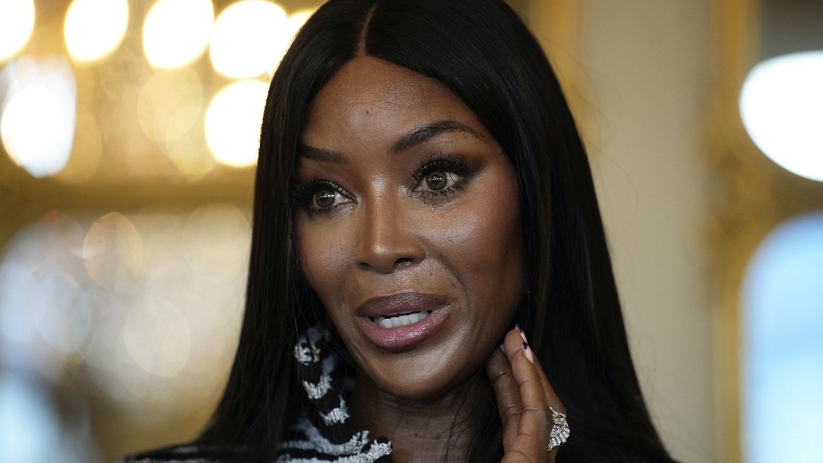 ¿Por qué a Naomi Campbell se le ha prohibido ser administradora de organizaciones benéficas?
