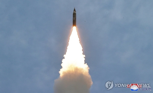 (LEAD) N. Korea fires multiple short-range ballistic missiles toward East Sea: JCS