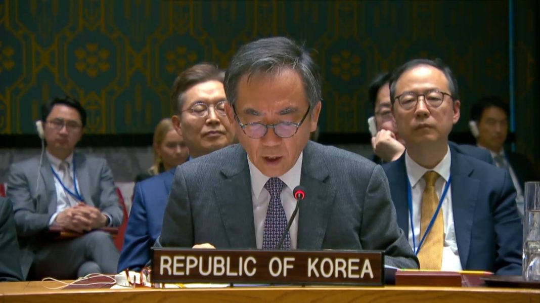 S. Korean FM cites N. Korea-Russia arms transactions as case of UNSC 'limitations'