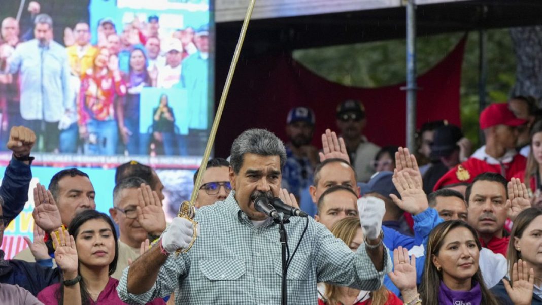 31 ex dirigentes iberoamericanos piden prisión para Maduro
