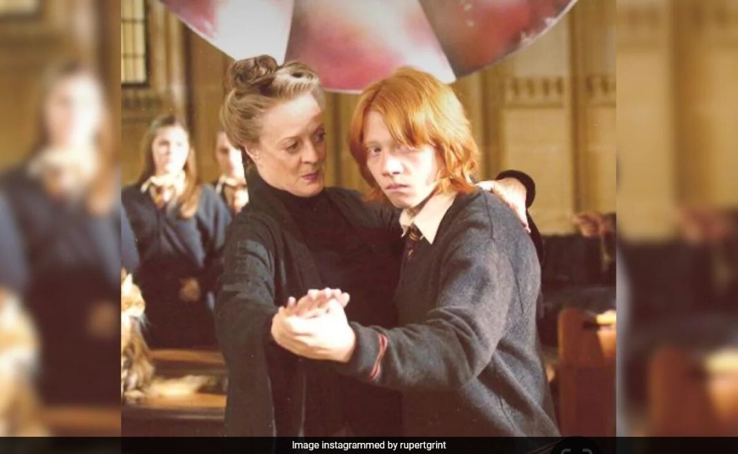 A Maggie Smith, homenajes de <I>harry potter</i> Coprotagonistas Daniel Radcliffe, Rupert Grint y Emma Watson
