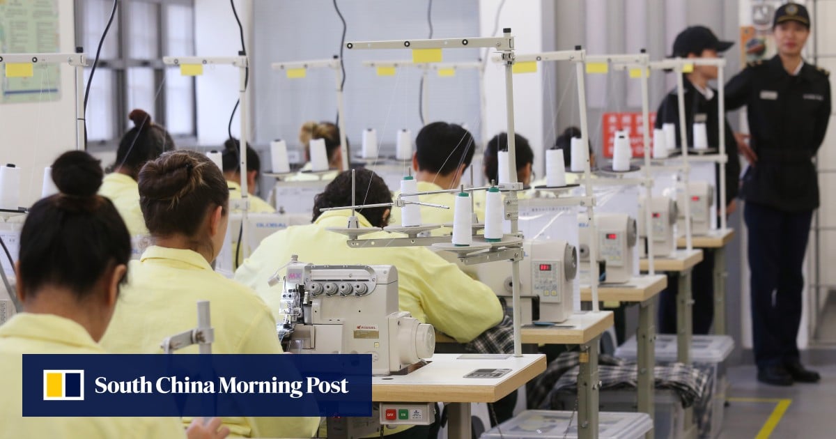 Activista de Hong Kong lleva a las autoridades a los tribunales por la regla de usar pantalones para las reclusas
