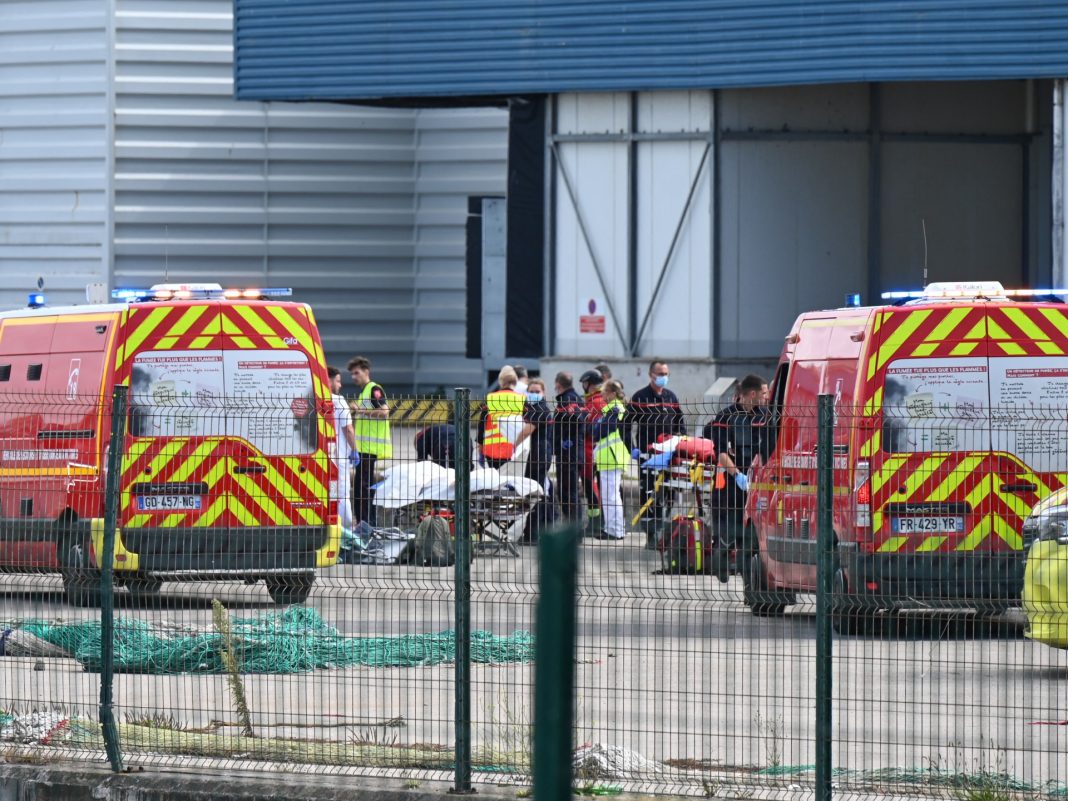 Al menos 12 personas mueren tras naufragio de un barco en el Canal de la Mancha
