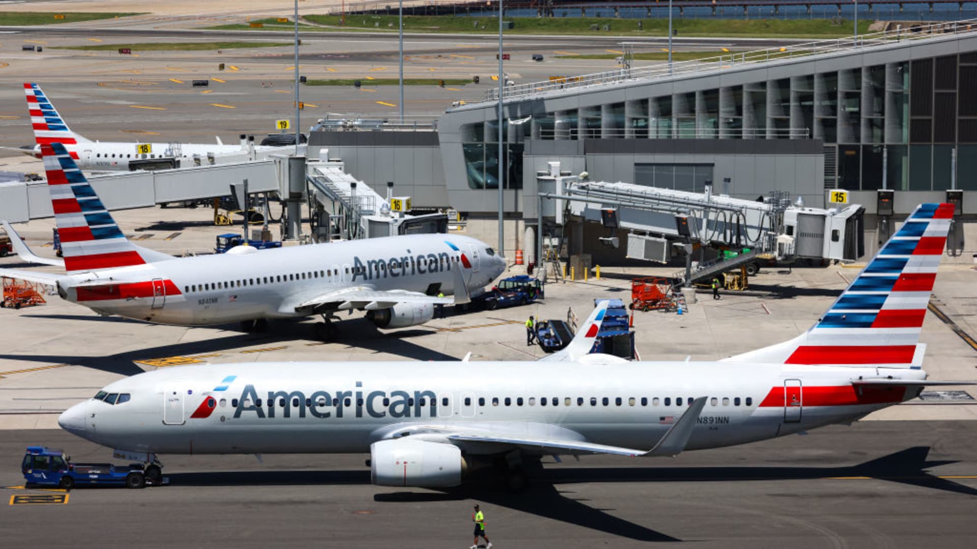 American Airlines negocia con Citigroup la compra de su tarjeta de crédito en lugar de su rival Barclays, según fuentes 
