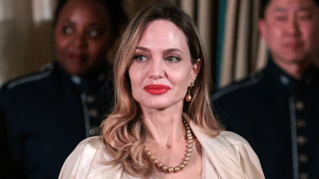 Angelina Jolie pone fin a una batalla legal de dos años con el FBI por registros sobre el presunto abuso físico de Brad Pitt
