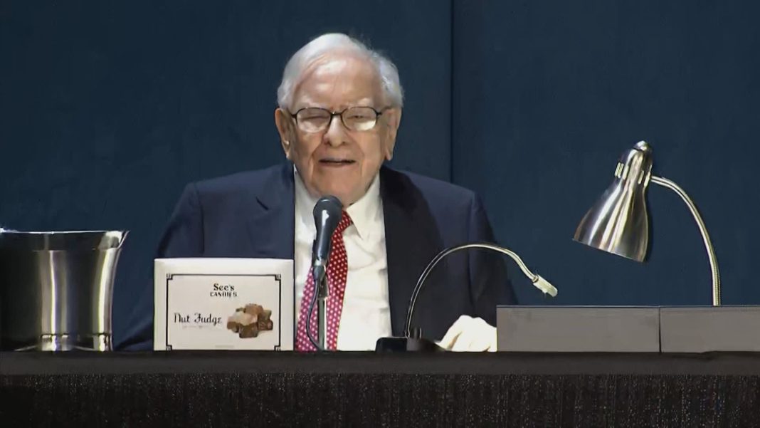 Berkshire se deshace de otra parte del Bank of America mientras el CEO Moynihan elogia a Buffett como gran accionista
