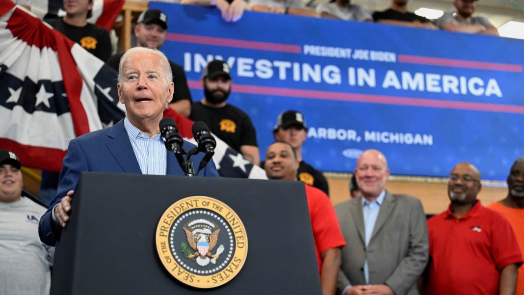 Biden ataca a Shein y Temu con nuevas reglas para frenar el supuesto 'abuso' de la laguna legal comercial de EE.UU.
