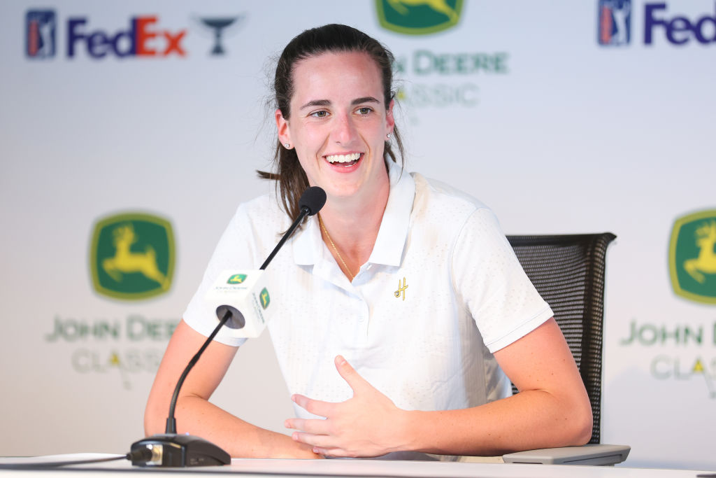 Caitlin Clark dice que jugará mucho golf en su temporada baja de la WNBA
