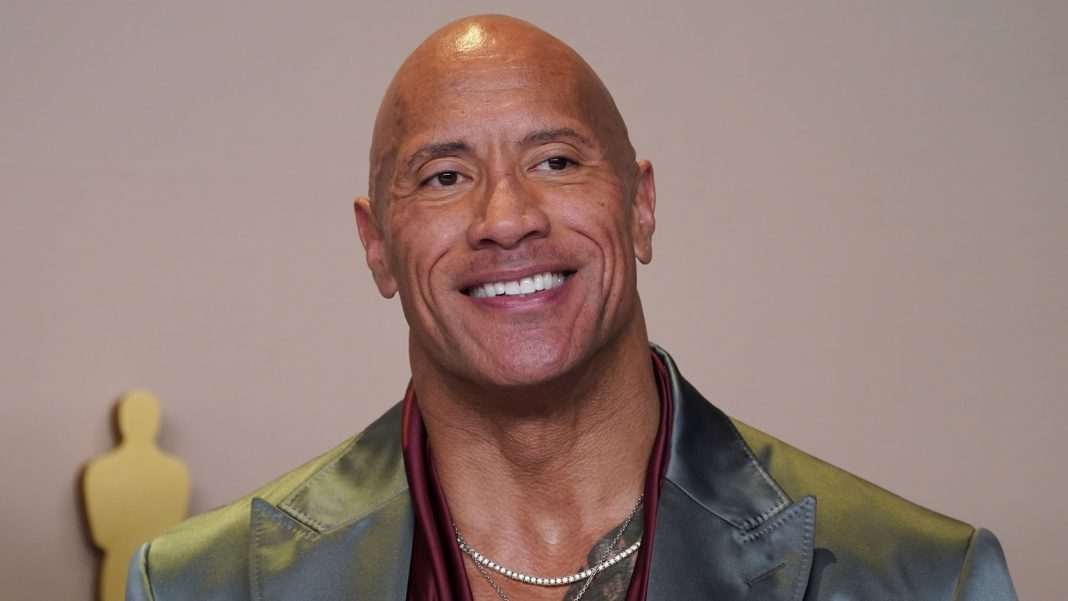 Dwayne Johnson promociona Moana 2 en una emotiva entrevista, reflexiona sobre el verdadero significado de la masculinidad: 'Pedir ayuda…'
