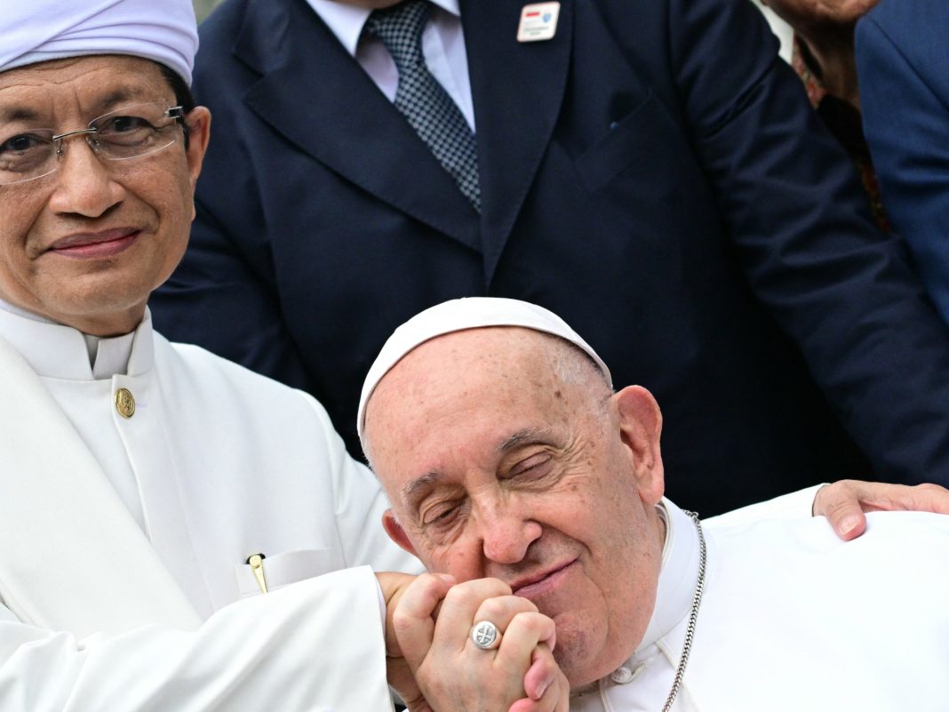 El Papa Francisco y el imán de Indonesia llaman a la unidad contra la violencia religiosa
