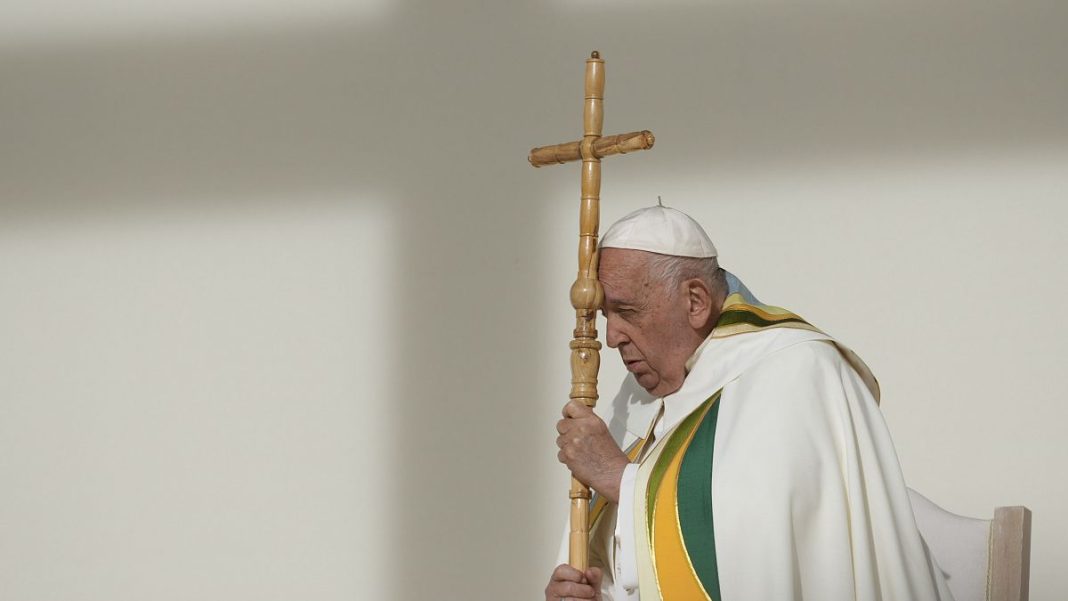 El Papa insta a los miembros de la Iglesia a nunca encubrir los abusos
