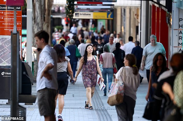 El Banco de la Reserva ha asestado otro golpe a millones de australianos con hipotecas al negarse a reducir los tipos de interés (en la foto, el centro comercial Queen Street de Brisbane)