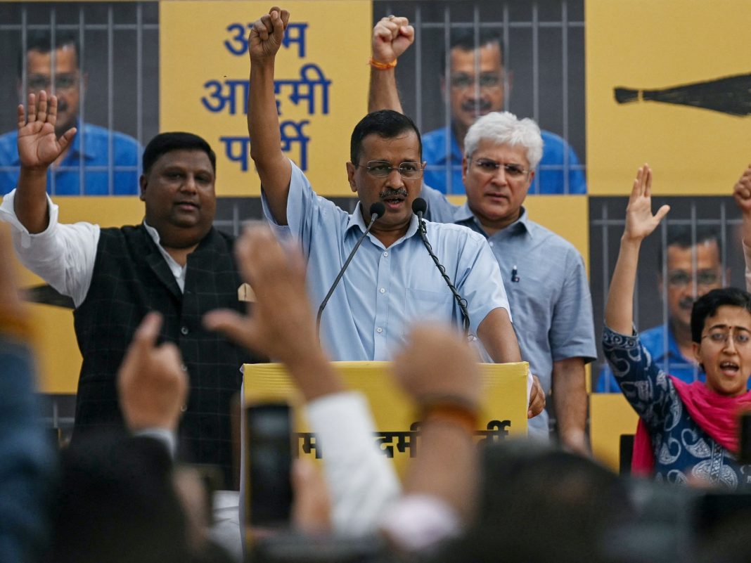 El líder de la oposición india, Kejriwal, anuncia su dimisión como primer ministro de Delhi
