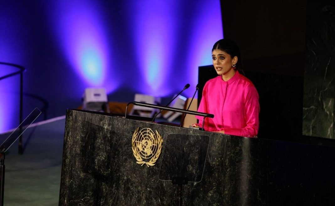 El poderoso mensaje de Sanjana Sanghi en la Cumbre de la ONU: “Nosotros importamos, nuestra voz importa”
