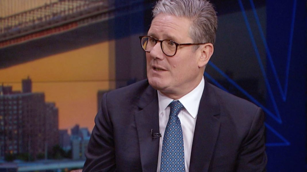 El primer ministro británico, Keir Starmer, promociona una agenda proempresarial mientras corteja a los principales directores ejecutivos de Wall Street
