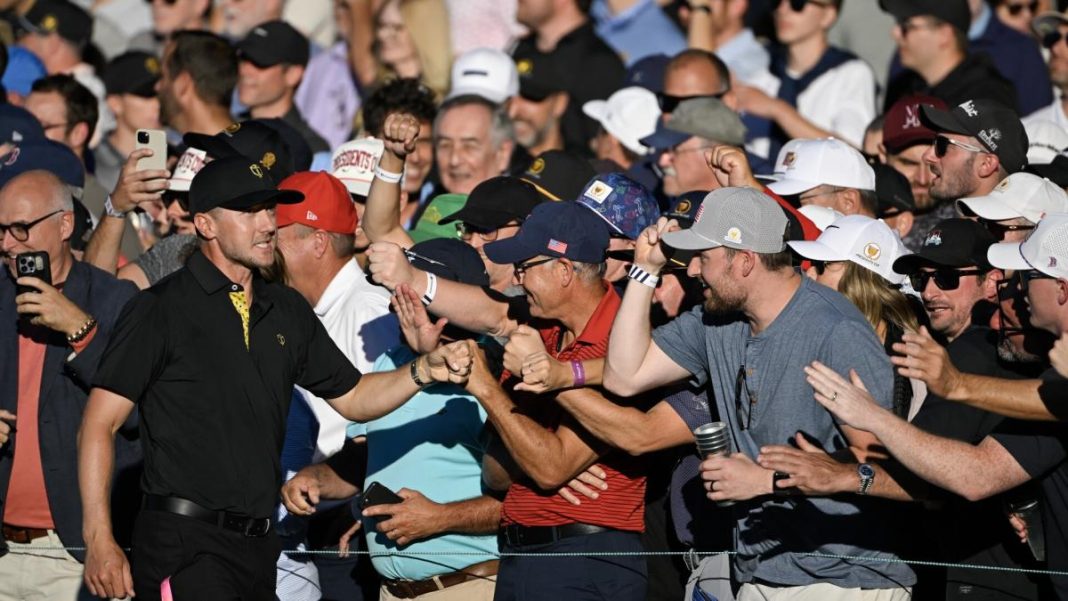 El público canadiense hace ruido y anima al equipo local a dominar el viernes en la Presidents Cup
