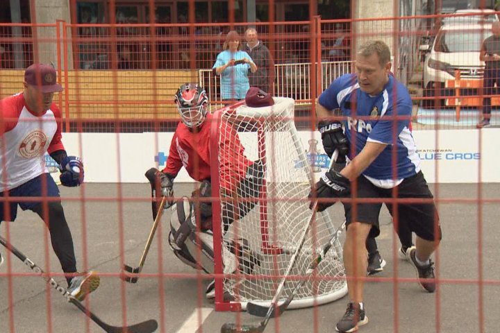 El torneo de hockey callejero 3 contra 3 se apodera del centro de Regina para apoyar la salud mental
