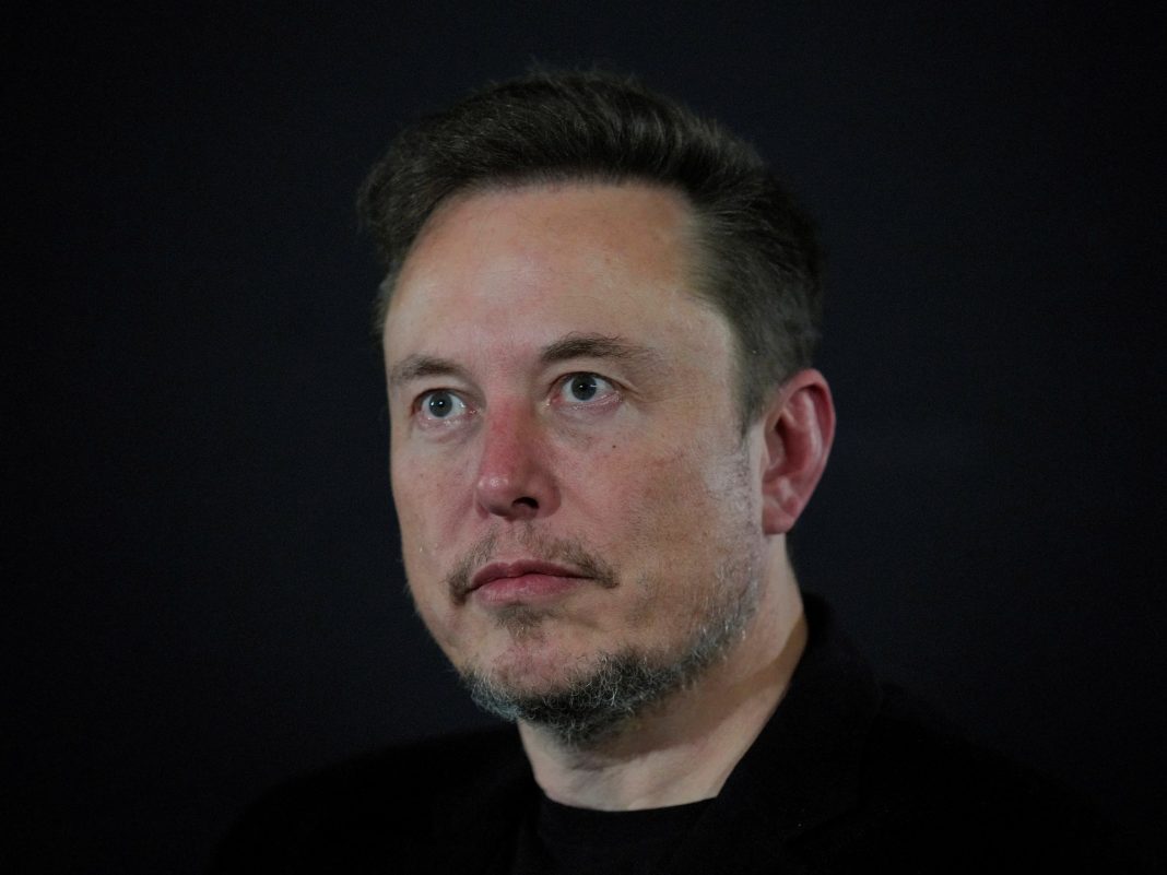 Elon Musk califica de 