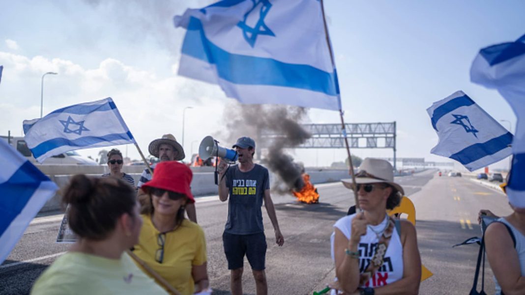 Estallan huelgas en todo Israel mientras las muertes de rehenes avivan la presión para un acuerdo de alto el fuego
