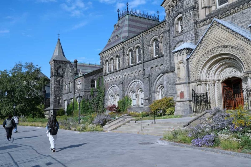 Esto es lo que cuesta estudiar en algunas de las mejores universidades de Canadá como estudiante internacional
