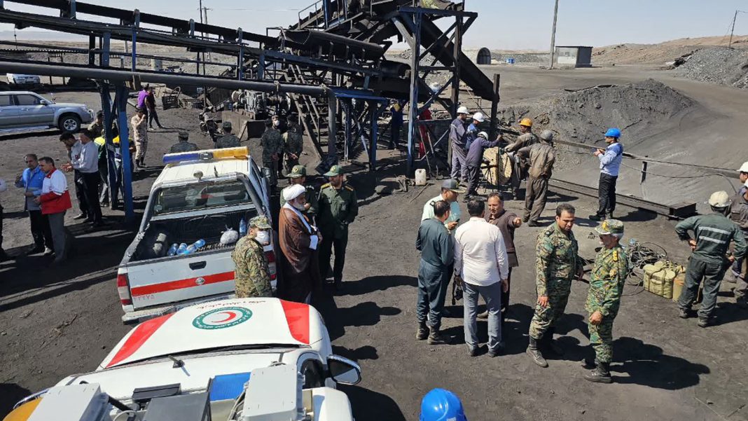 Explosión en mina de carbón de Irán mata a más de 50 personas 
