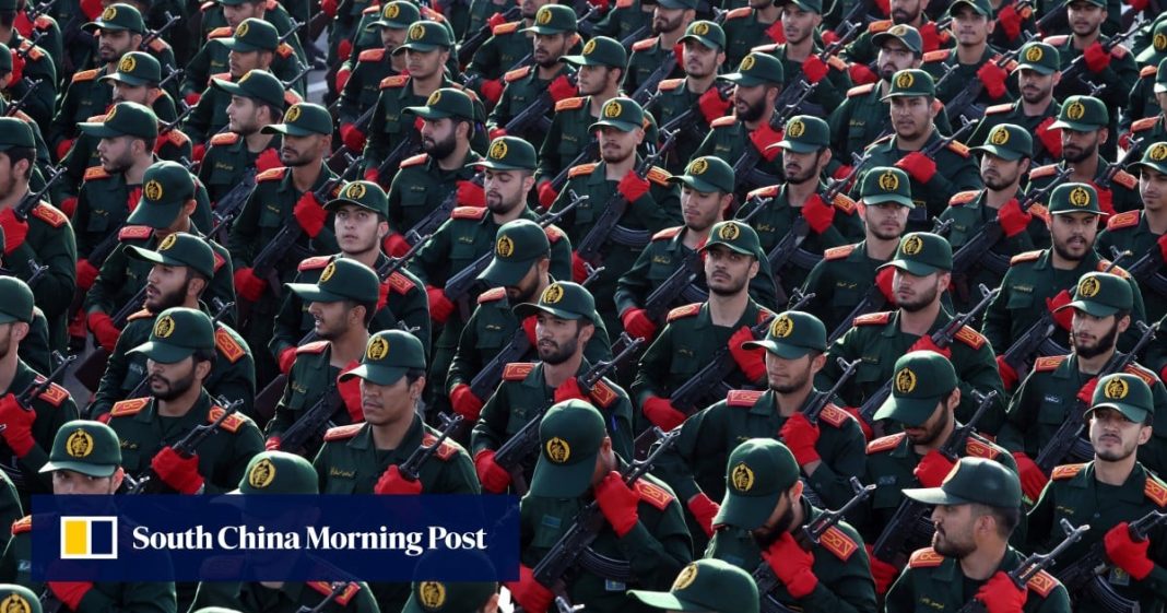 Guardias iraníes prohíben dispositivos de comunicación tras ataque a Hezbolá: funcionarios de seguridad
