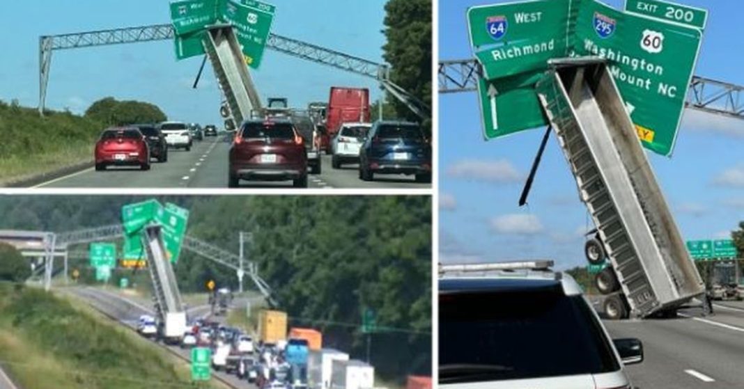 Imágenes muestran increíble accidente de camión que cerró carretera de EE.UU. durante horas
