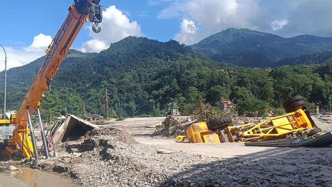 India lanza sistemas de alerta de inundaciones en lagos glaciares del Himalaya
