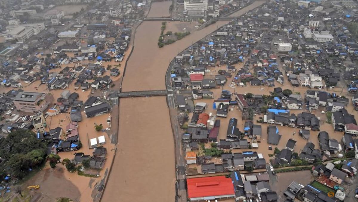 Inundaciones y deslizamientos de tierra azotan el centro de Japón meses después del gran terremoto
