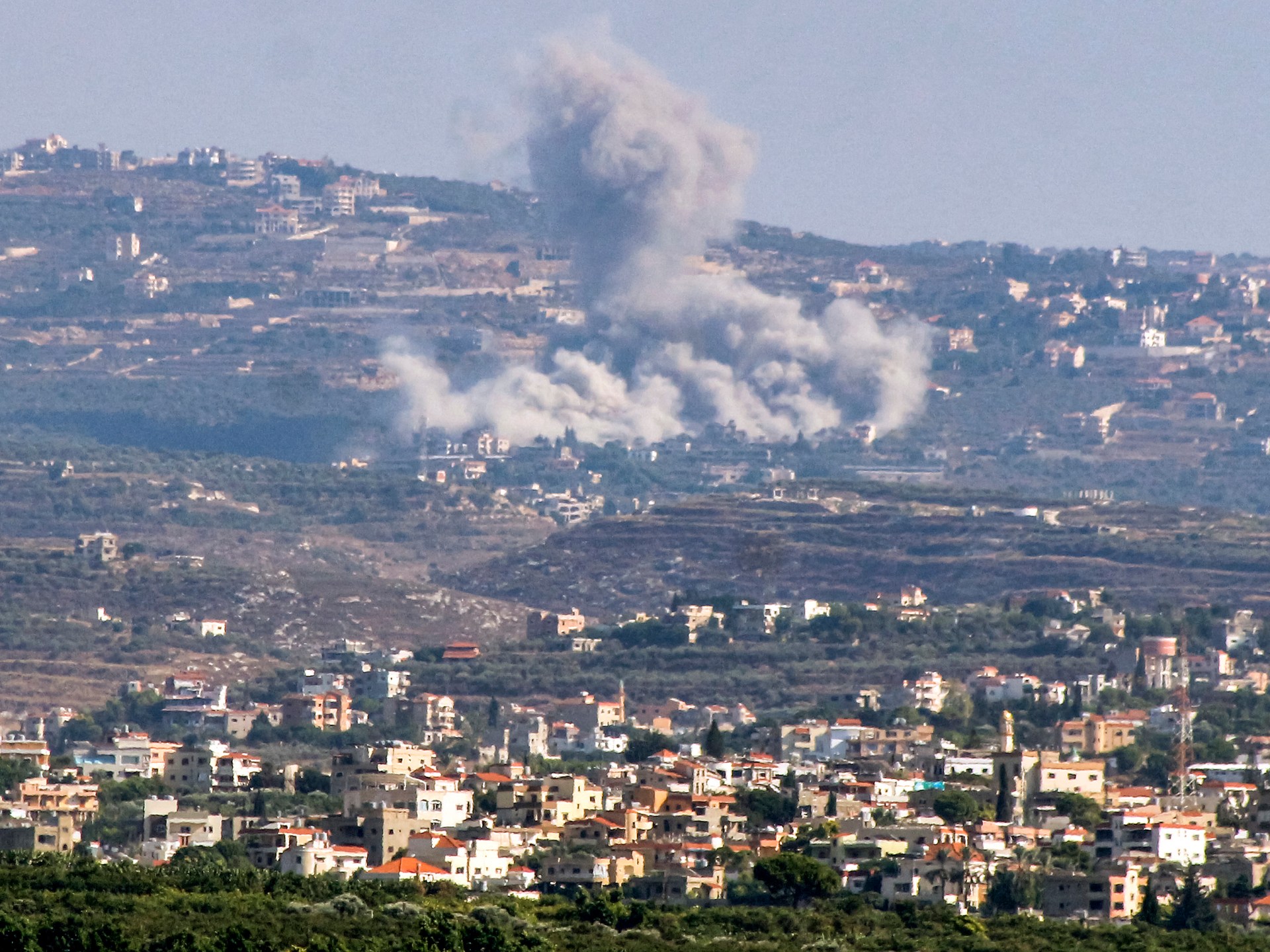 Israel bombardea "decenas de objetivos" en el Líbano tras el asesinato de Nasrallah
