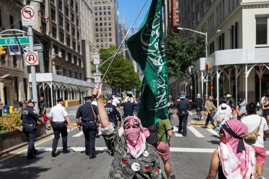 La Casa Blanca condena a los manifestantes antiisraelíes que apoyan a Hamás
