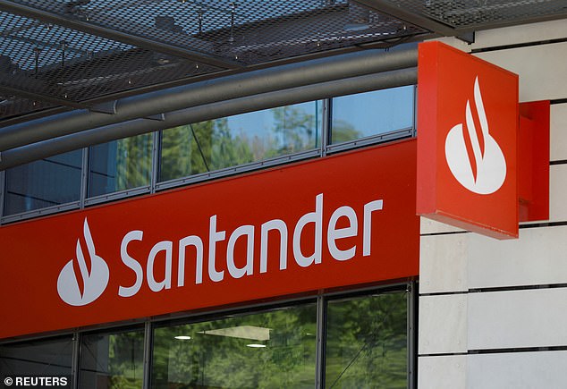 La aplicación bancaria de Santander vuelve a estar en línea tras una interrupción de tres horas que dejó a miles de británicos sin poder acceder a sus cuentas