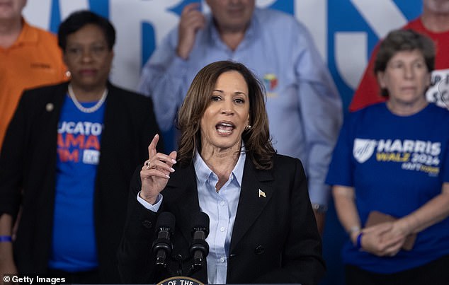 Se dice que la campaña electoral de Donald Trump está en modo de pánico después de que el equipo político de la vicepresidenta Kamala Harris recaudara más de 300 millones de dólares en agosto, más del doble que Trump.