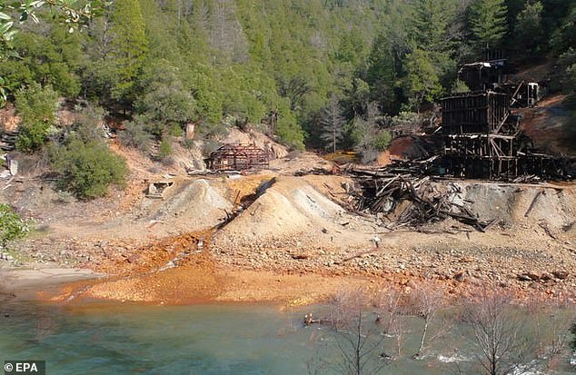 La mina Afterthought, en el condado de Shasta, fue abandonada en la década de 1950, pero desde entonces se ha estado filtrando ácido puro del lugar.