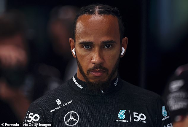 El as de la Fórmula Uno, Lewis Hamilton, habló abiertamente sobre sus problemas de salud mental y reveló que ha estado luchando contra la depresión desde que tenía 13 años.