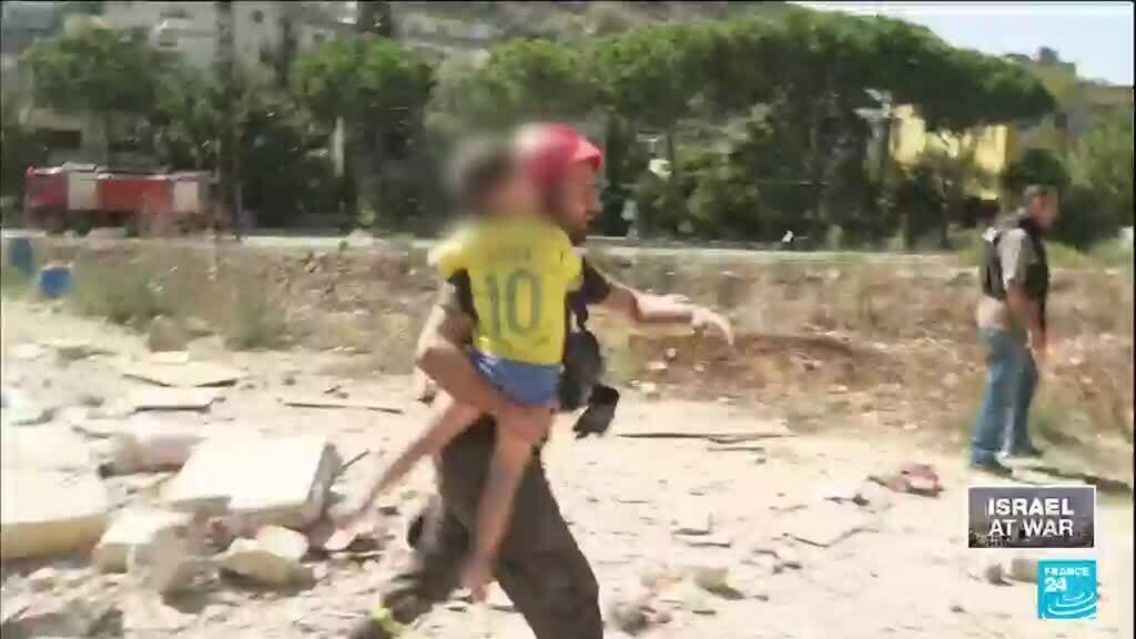 Líbano: Bomberos sobre el terreno atienden a heridos en medio de ataques israelíes
