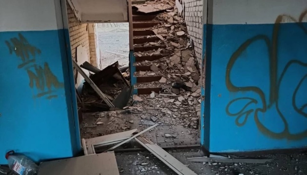 Los GAB rusos destruyen una escuela en la región de Kherson
