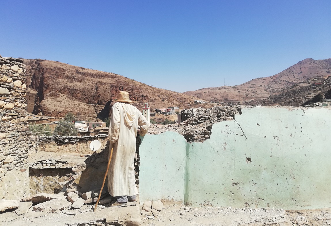 Marruecos: Un año después del terremoto, quienes reconstruyen se sienten abandonados
