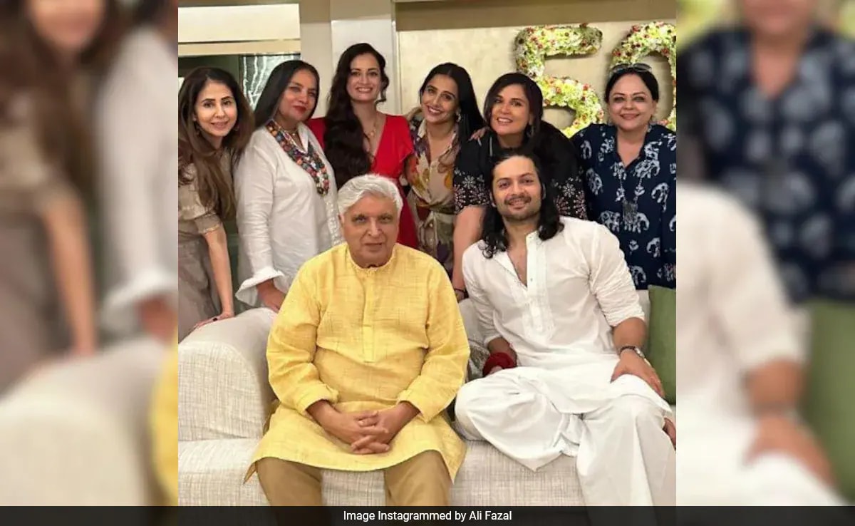 Más fotos de las celebraciones del 74 cumpleaños de Shabana Azmi con Javed Akhtar, Ali Fazal y otros
