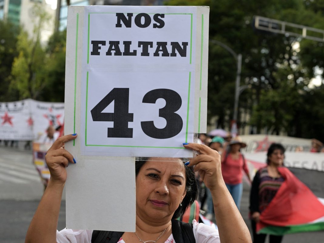 México arresta a presunto capo de un cártel vinculado a 43 estudiantes desaparecidos
