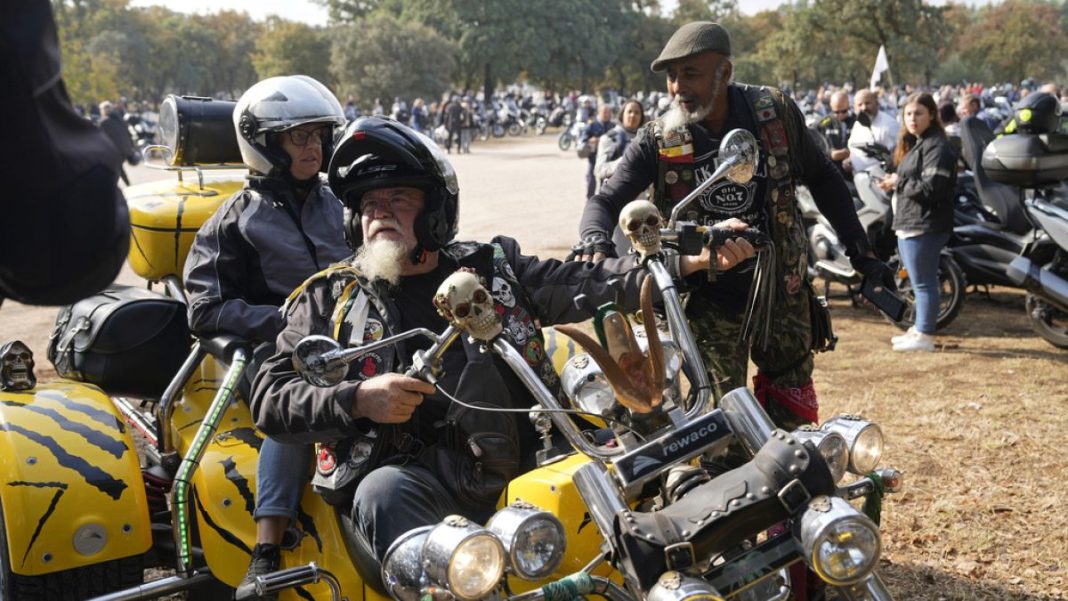 Miles de motociclistas se reúnen en el santuario de Fátima para recibir la bendición 
