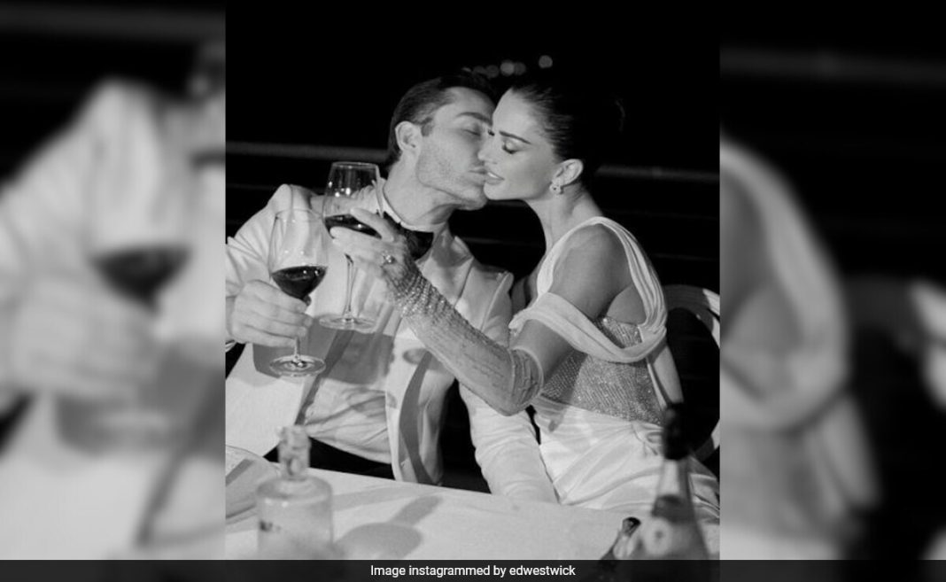 Nuevo día, nuevas fotos del álbum de bodas de Amy Jackson y Ed Westwick en Italia
