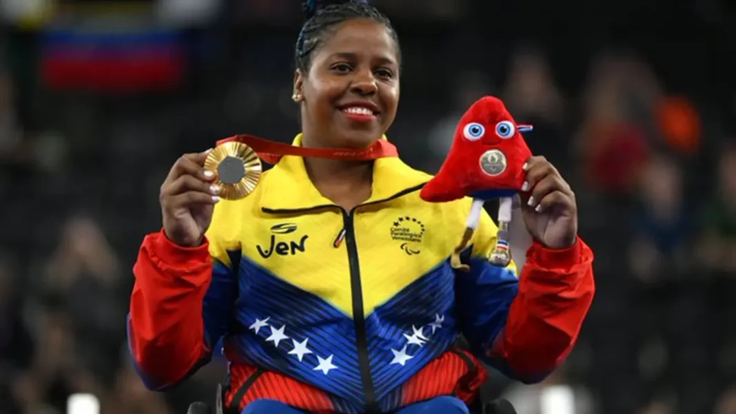 Paralímpicos: venezolana Clara Fuentes impone récord en halterofilia - teleSUR
