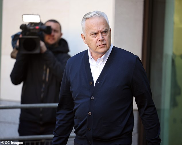 Huw Edwards abandona el Tribunal de Magistrados de Westminster el 16 de septiembre