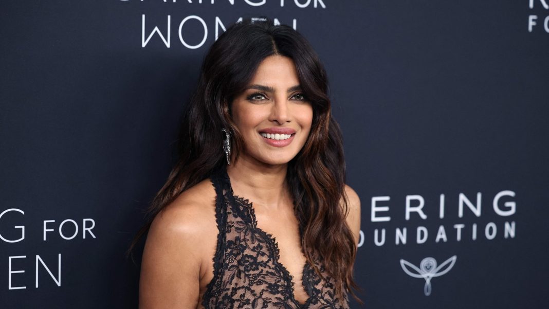 Priyanka Chopra charla con Jessica Chastain, Julianne Moore y Naomi Watts en un evento en Nueva York. Ver fotos
