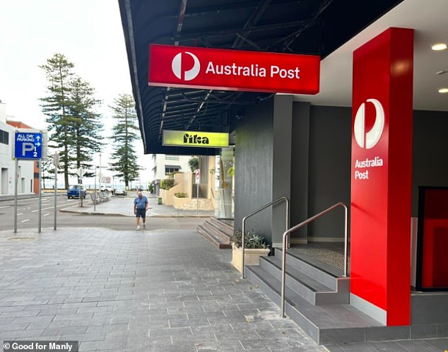 La oficina de correos de Australia en Manly ya no acepta efectivo, para frustración de algunos lugareños.