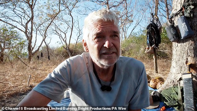 Schofield regresa a la televisión esta noche en el programa de supervivencia del Canal 5 Cast Away, en el que se ve valerse por sí mismo durante 10 días en una remota isla paradisíaca, ubicada frente a la costa de Madagascar.